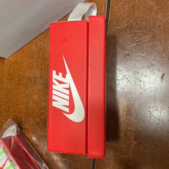 Nike Kids Crew size 5-7 - Picture 8 of 8